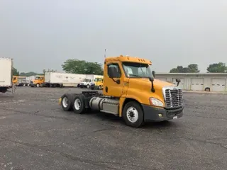 2016 FREIGHTLINER X12564ST