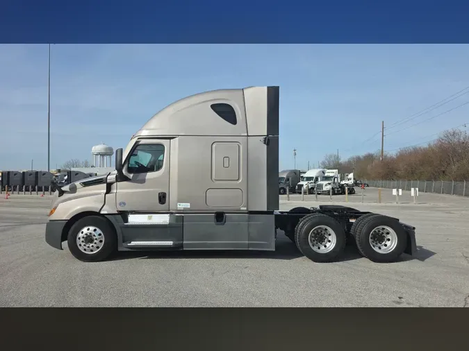2022 Freightliner Cascadia 126