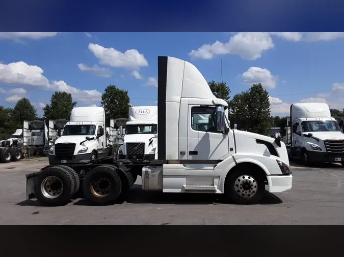 2018 Volvo VNL300