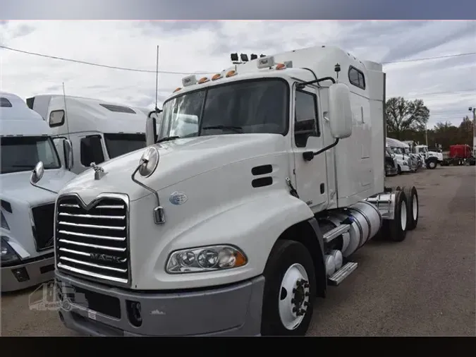 2015 MACK PINNACLE CXU613