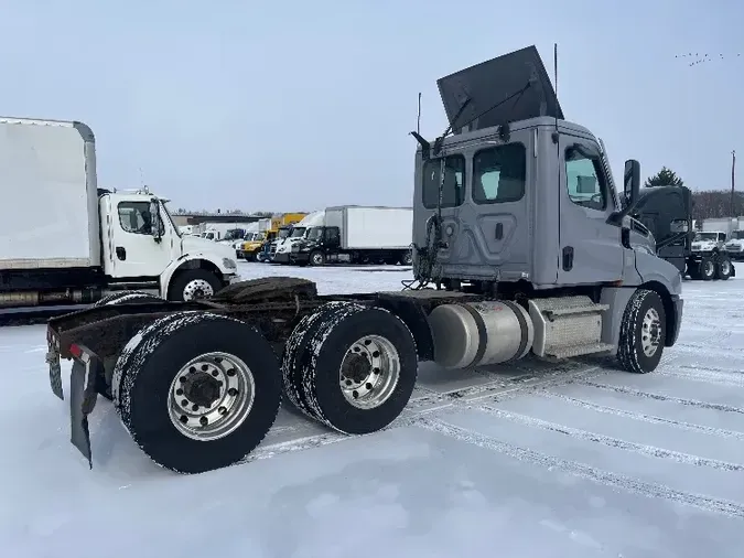 2018 Freightliner T12664ST