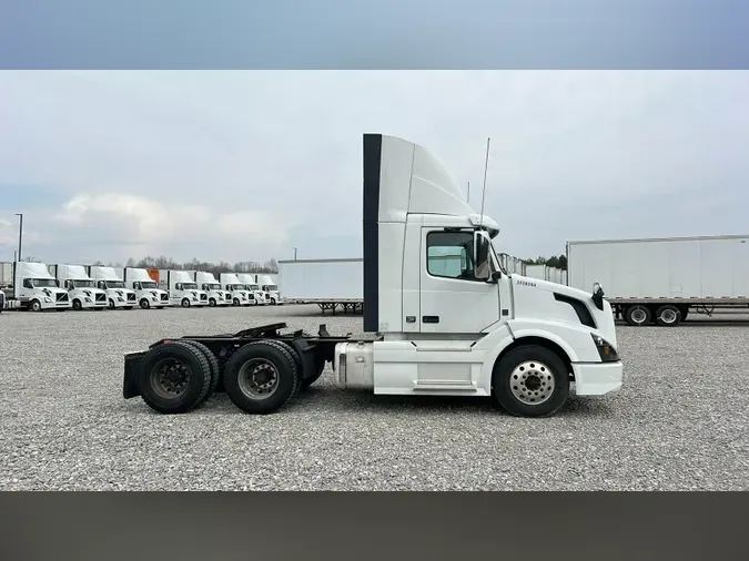 2018 Volvo VNL300