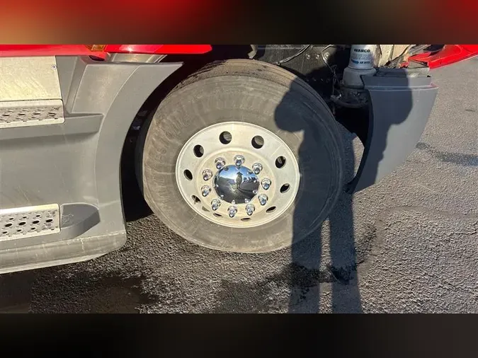 2022 FREIGHTLINER CA126