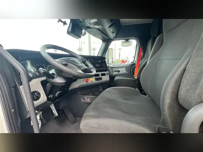 2021 FREIGHTLINER CA116