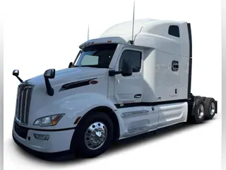 2023 Peterbilt 579
