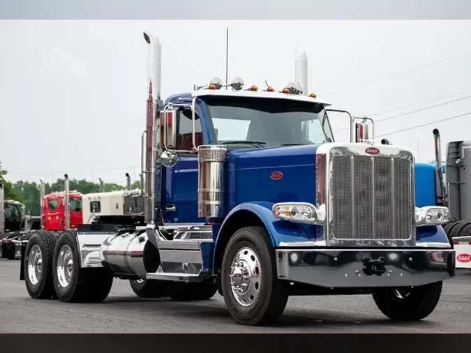 2025 PETERBILT 589