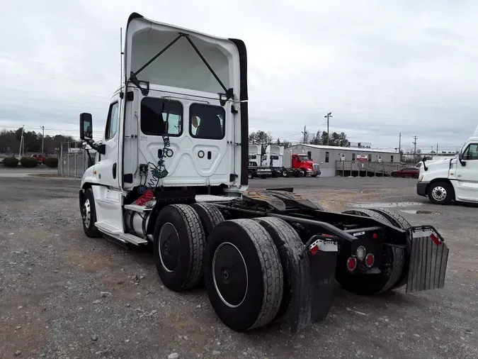 2020 FREIGHTLINER/MERCEDES CASCADIA 125