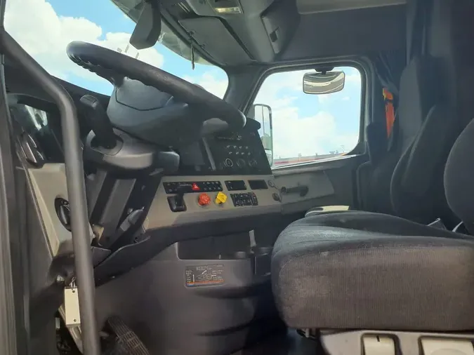 2019 FREIGHTLINER NEW CASCADIA PX12664