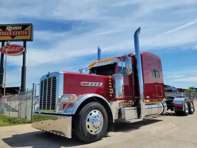 2022 Peterbilt 389