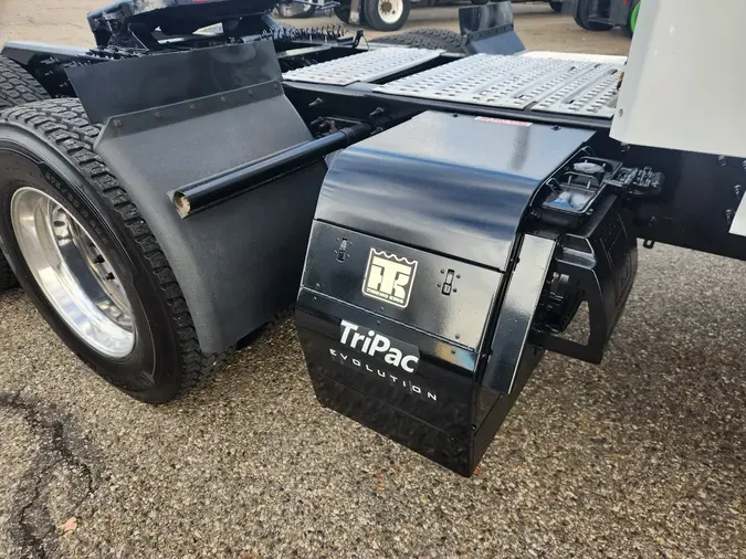 2021 VOLVO VNL64T7400c012d3d35e72e60f542306b06240cf5