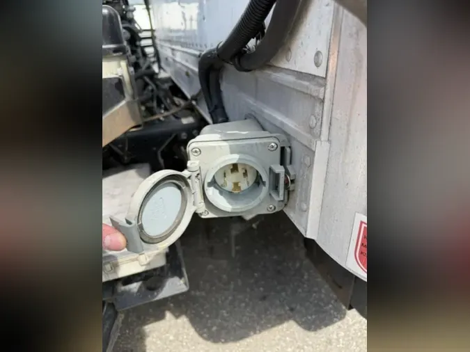 2020 ISUZU NQR0c062afece34619fc542df3ddbbfe105