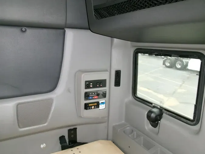 2019 International LT6250c06975f265ea6d5b08289de343a27d6