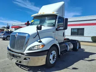 2019 NAVISTAR INTERNATIONAL RH613 DAYCAB S/A