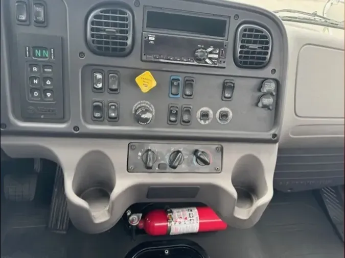 2021 FREIGHTLINER/MERCEDES M2 106