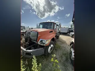 2005 INTERNATIONAL WORKSTAR 7300