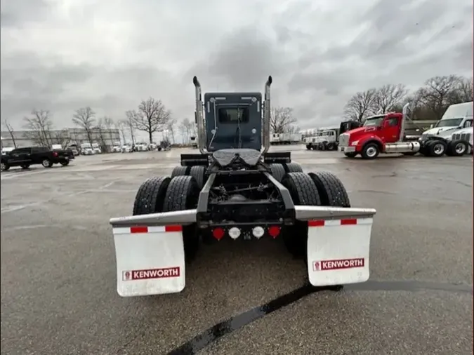 2023 Kenworth W900L