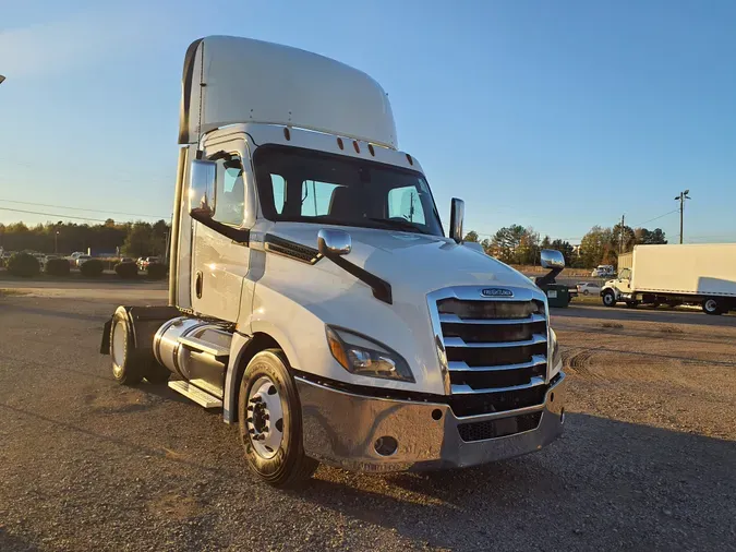 2019 FREIGHTLINER/MERCEDES NEW CASCADIA 126