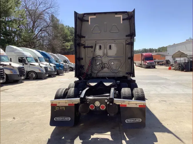 2024 Freightliner Cascadia