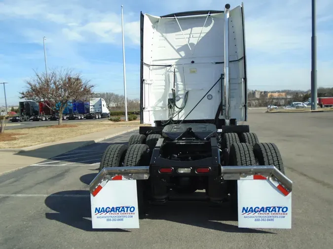 2021 VOLVO VNL64T860