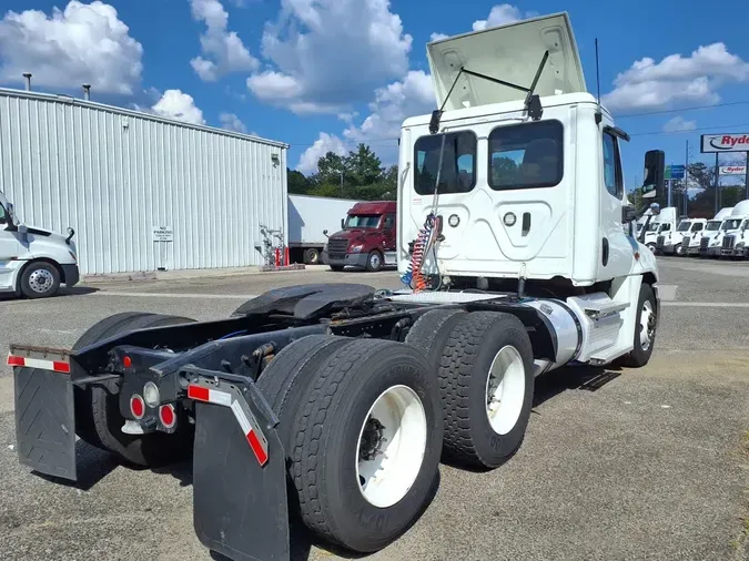 2020 FREIGHTLINER/MERCEDES CASCADIA 1250c16632902c40bfa12ab9b8db6f31482