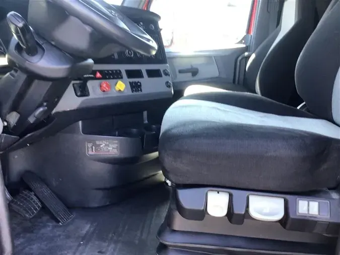 2020 FREIGHTLINER CA116