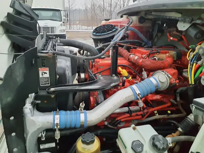 2015 FREIGHTLINER/MERCEDES M2 106