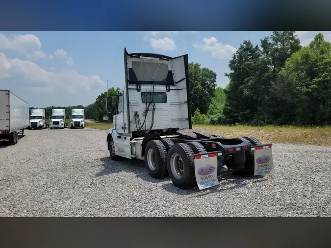2018 Volvo VNL300