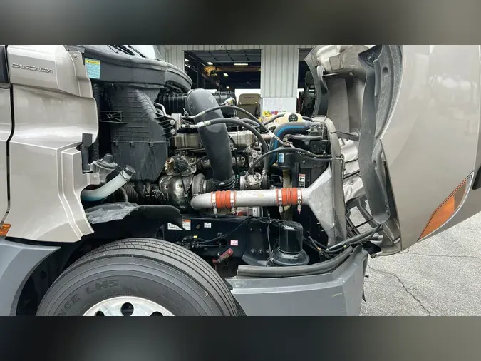 2022 Freightliner Cascadia 1260c1cbb137bf63cb29cb1ec209fc8f81d