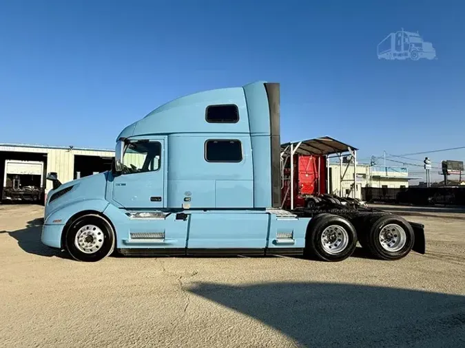 2023 VOLVO VNL64T860