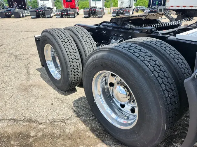 2023 PETERBILT 579