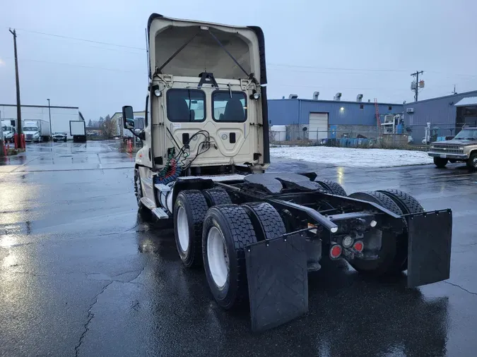 2016 FREIGHTLINER/MERCEDES CASCADIA 125