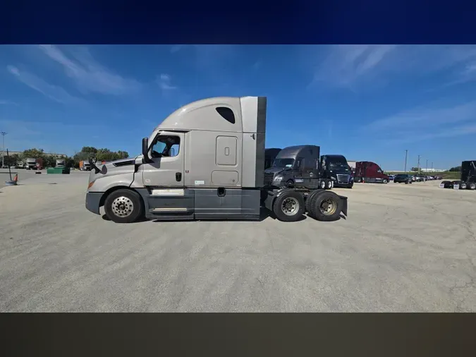 2023 Freightliner Cascadia 126