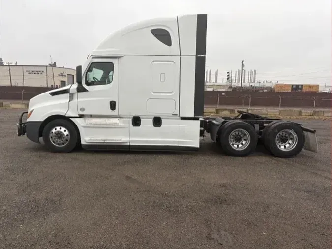 2022 Freightliner Cascadia