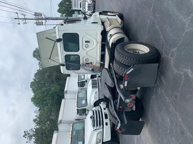 2019 FREIGHTLINER/MERCEDES CASCADIA 125