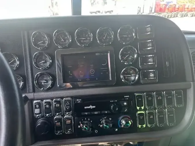 2019 Peterbilt 389