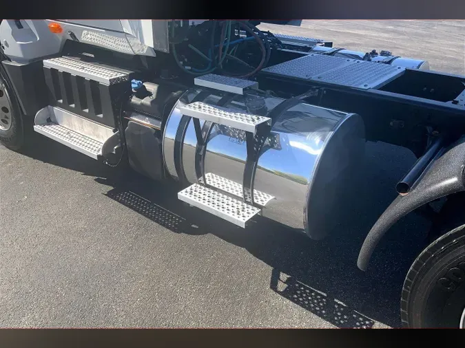 2025 INT LT625 6X40c306f57f3fbd9ed67709fe640801833