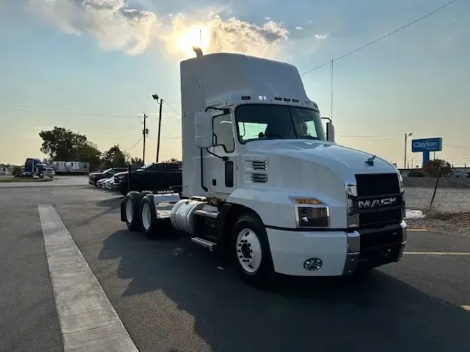 2025 MACK AN64T