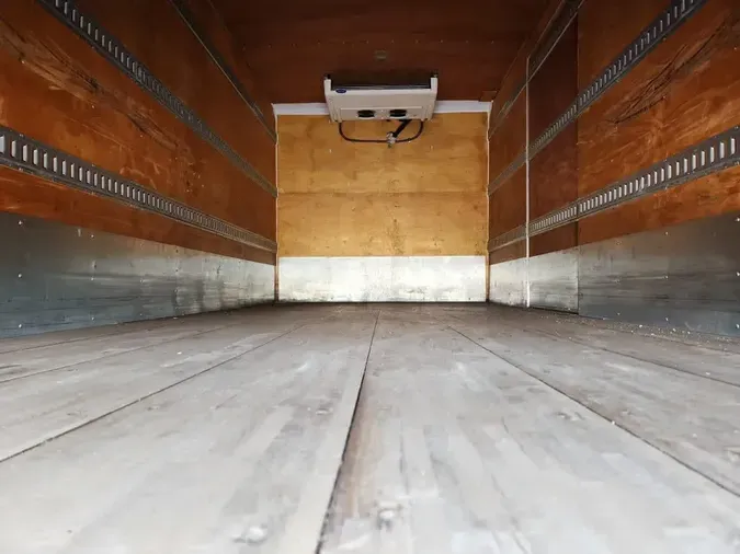 2018 FREIGHTLINER M2 106