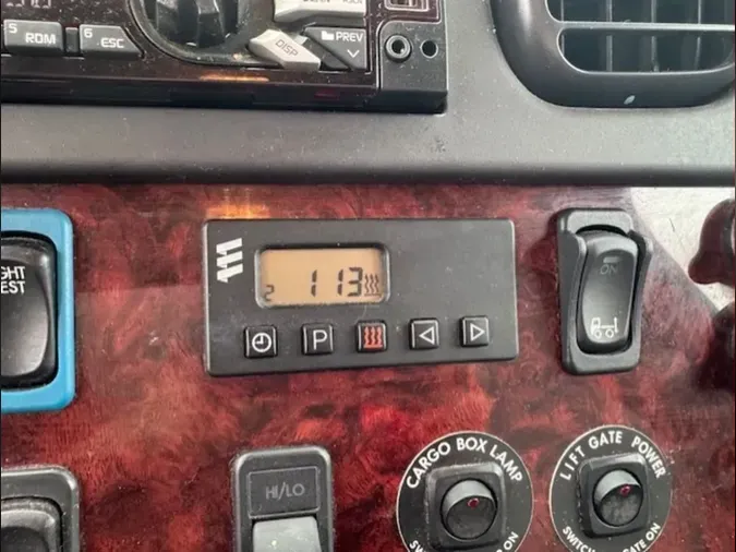 2018 FREIGHTLINER M2 106