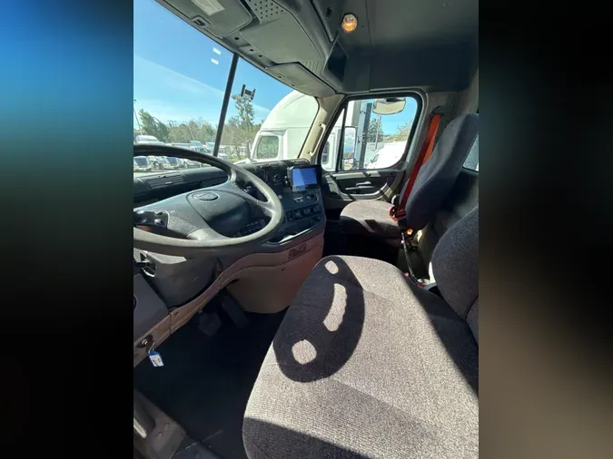 2017 FREIGHTLINER/MERCEDES CASCADIA 1130c40d605f0c3038179046aa302dbed22