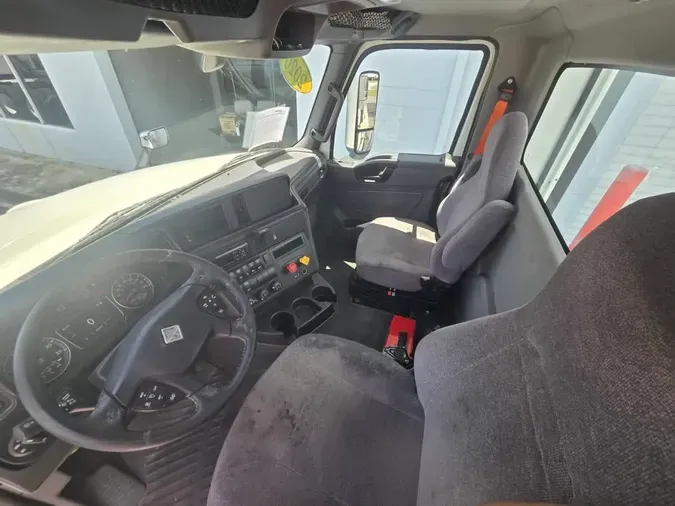 2020 NAVISTAR INTERNATIONAL LT625 DAYCAB T/A