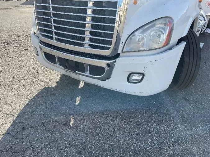 2018 Freightliner X12584ST