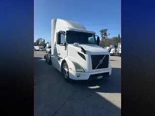 2020 VOLVO VNR64T-640