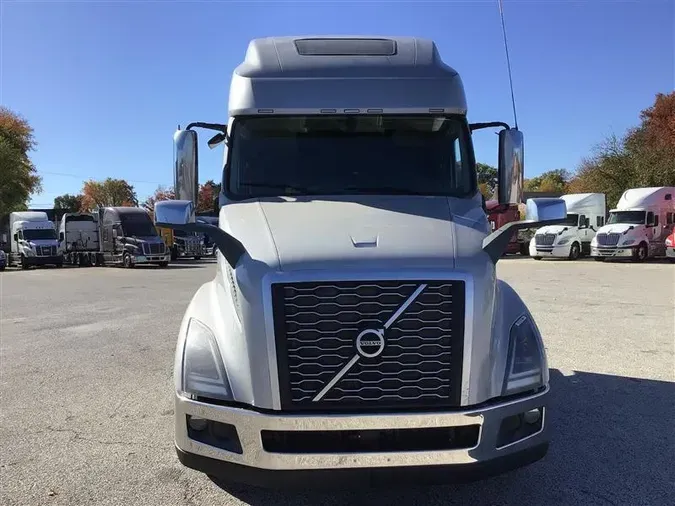 2020 VOLVO VNL760