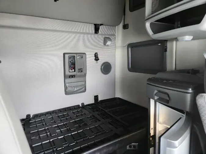 2024 VOLVO VNL64T7600c46b4f33256b163db029f0cffeae083