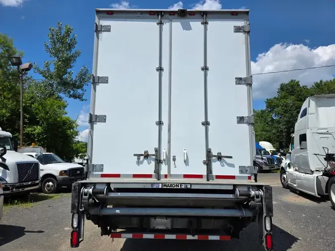 2018 FREIGHTLINER M2 106