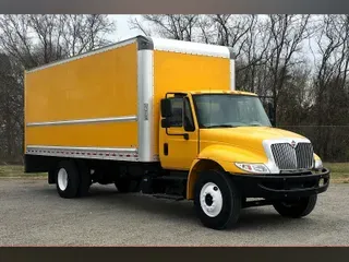 2018 International 4300 SBA 4X2