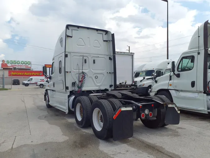 2018 FREIGHTLINER/MERCEDES CASCADIA 125