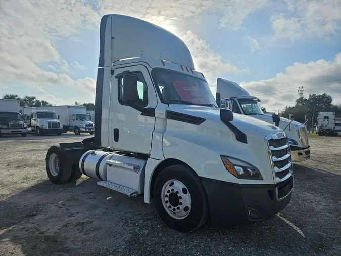 2020 FREIGHTLINER/MERCEDES NEW CASCADIA 126