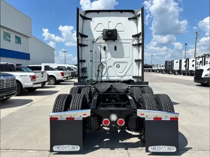 2022 Freightliner Cascadia 126